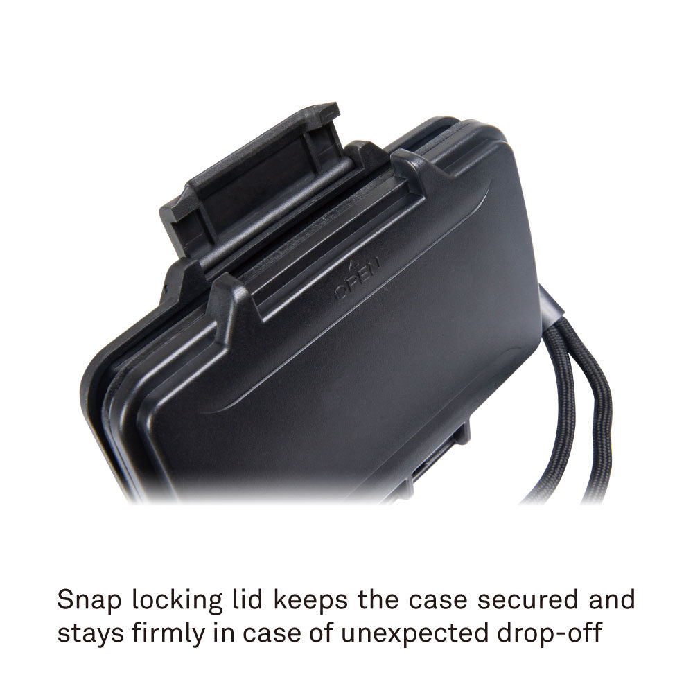 CX1001 - Memory Card Case snap locking lid detail