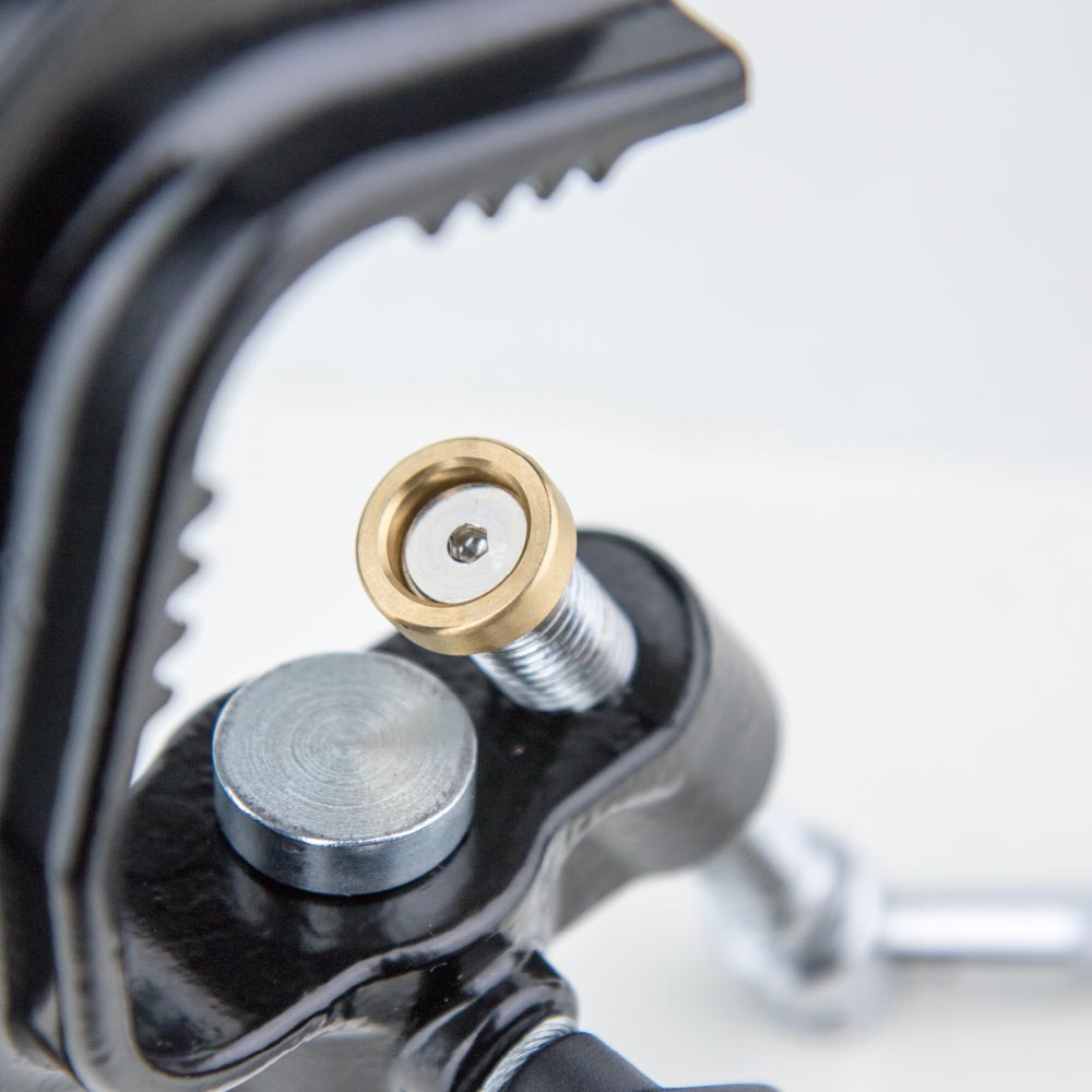 C-26 - Titan Clamp with Baby Pin tightening knob detail