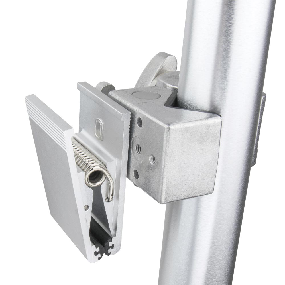 KD-816P - Square Clip, Silver mounted on display coupler
