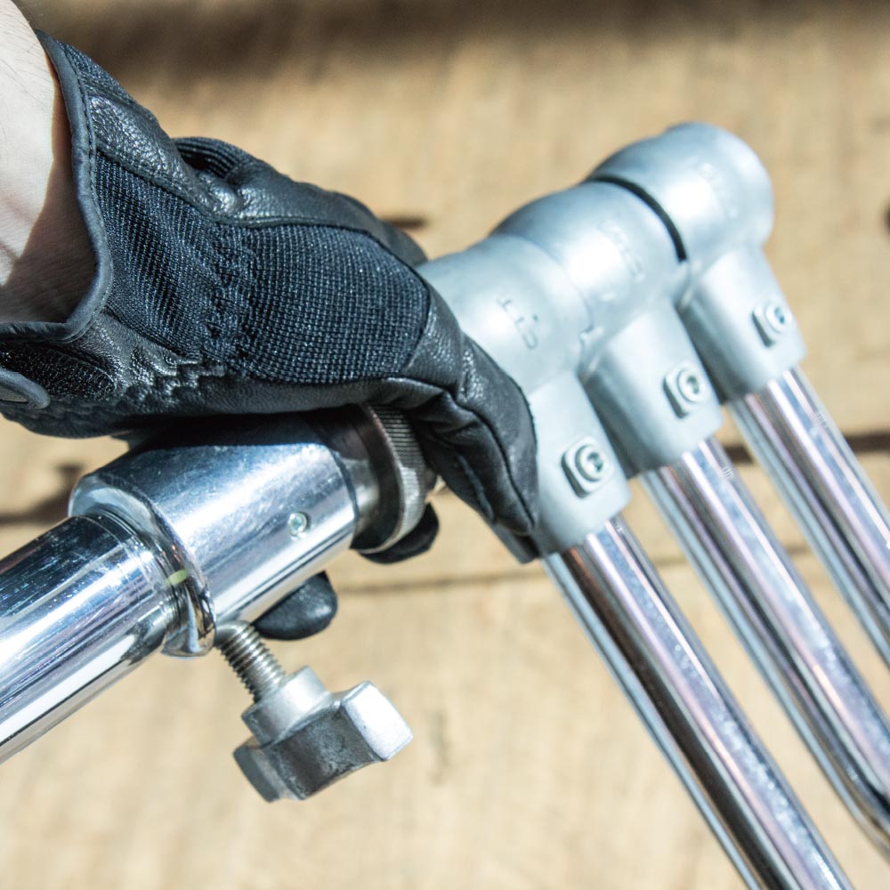 KH-55 - KU-Hand Grip Glove, Standard gripping stand hardware