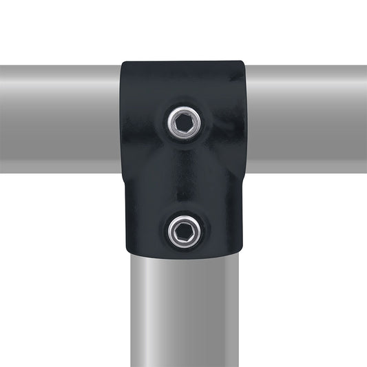 KPC-001B - Pipe Clamp Short Tee (Black) installed pipe clamp view