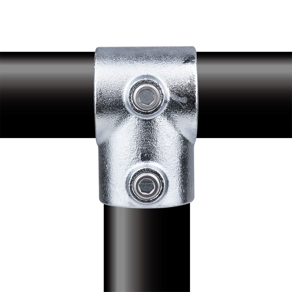 KPC-001 - Pipe Clamp Short Tee (Silver) installed pipe clamp view