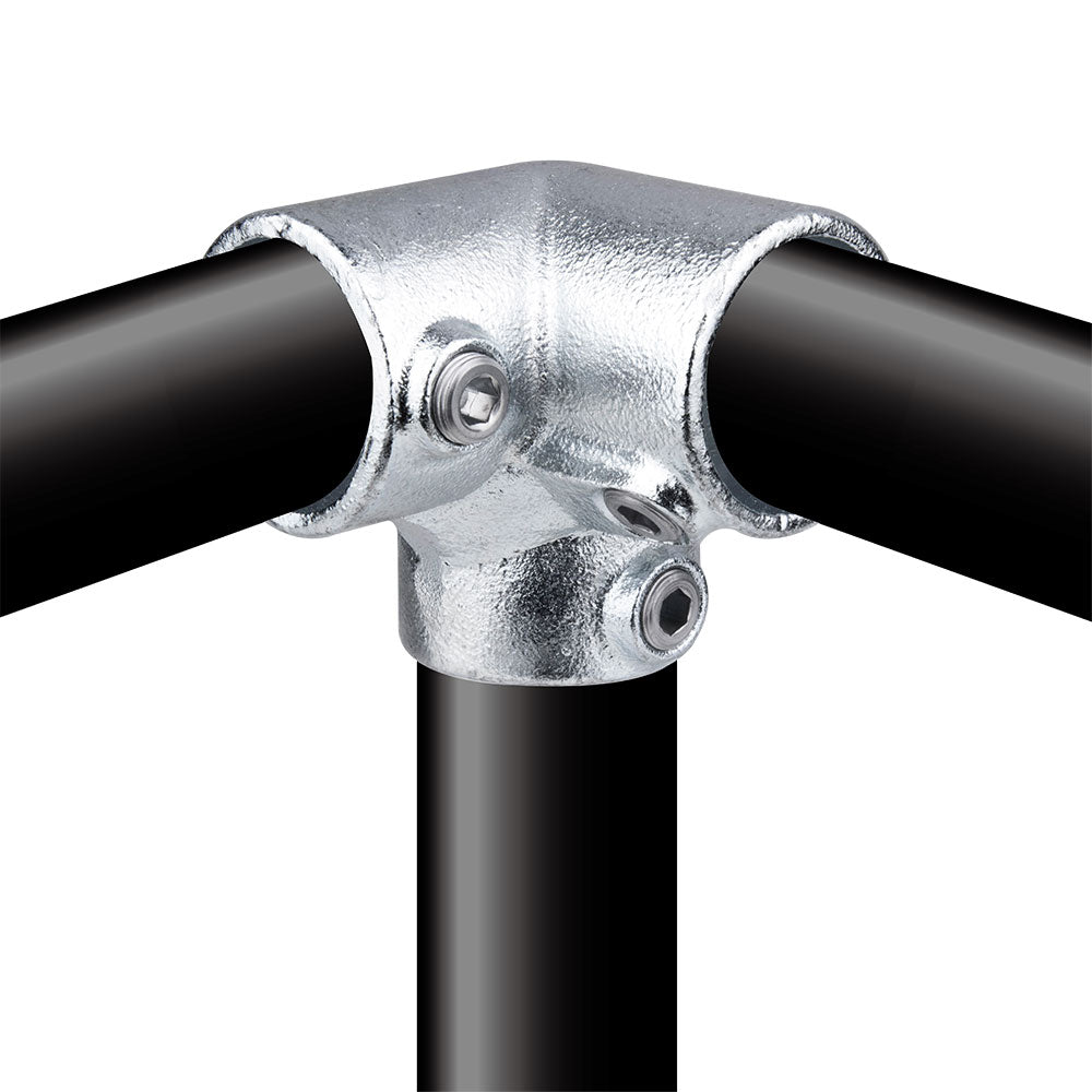 KPC-028 - Pipe Clamp 3 Way 90° (Silver) installed pipe clamp view