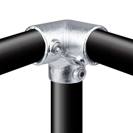 KPC-028 - Pipe Clamp 3 Way 90° (Silver) installed pipe clamp view