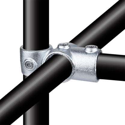KPC-065 - KPC-065 -Combination socket tee / crossover (Silver) installed pipe clamp view
