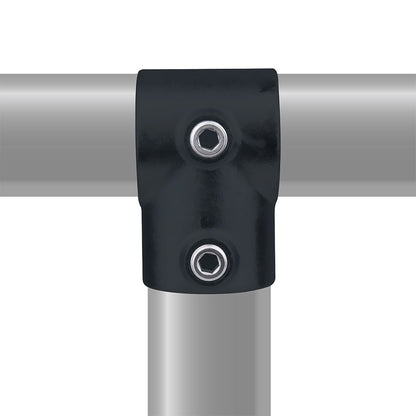 KPC-101B - Pipe Clamp Short Tee (Black) installed pipe clamp view