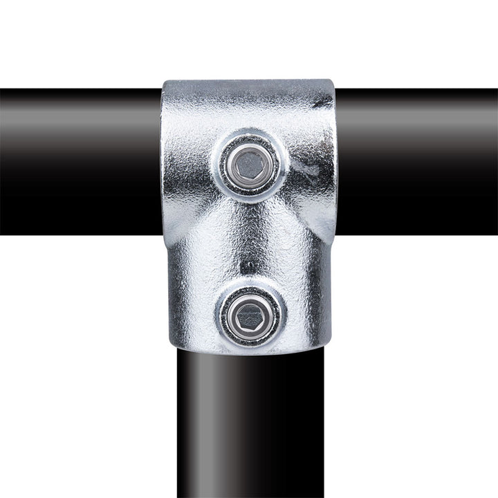 KPC-101 - Pipe Clamp Short Tee (Silver) installed pipe clamp view