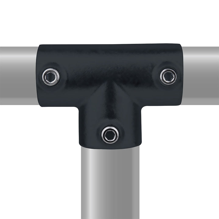 KPC-104B - Pipe Clamp Long Tee (Black) installed pipe clamp view