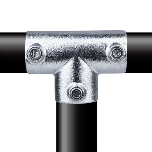 KPC-104 - Pipe Clamp Long Tee (Silver) installed pipe clamp view