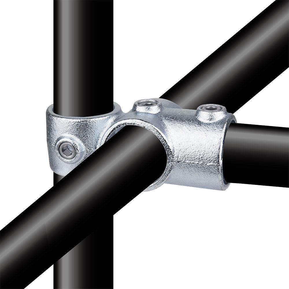 KPC-165 - KPC-165 -Combination socket tee / crossover (Silver) installed pipe clamp view