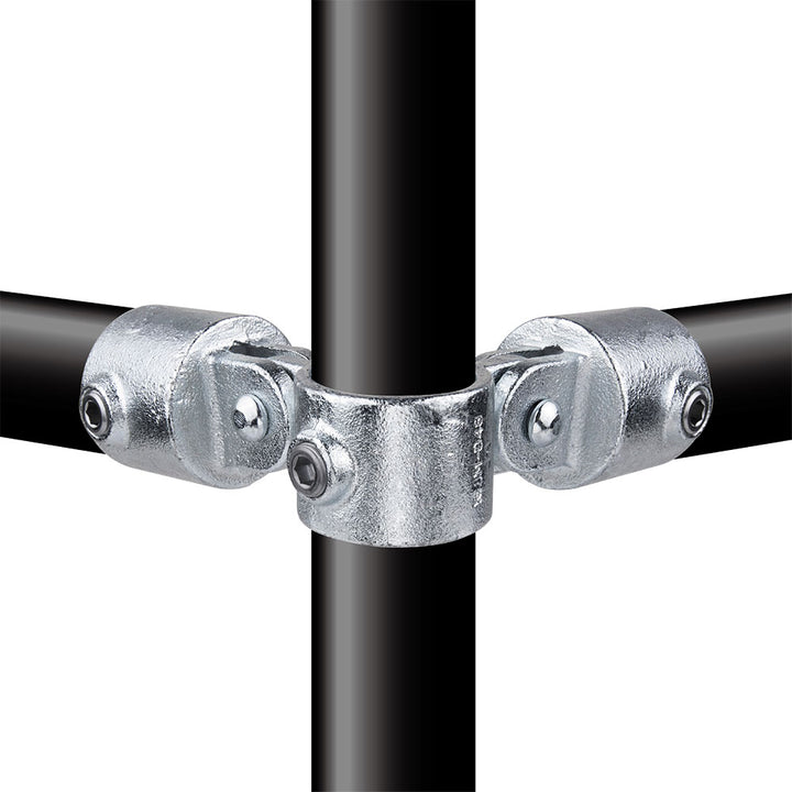 KPC-168 - 90? Corner Swivel (Silver) installed pipe clamp view