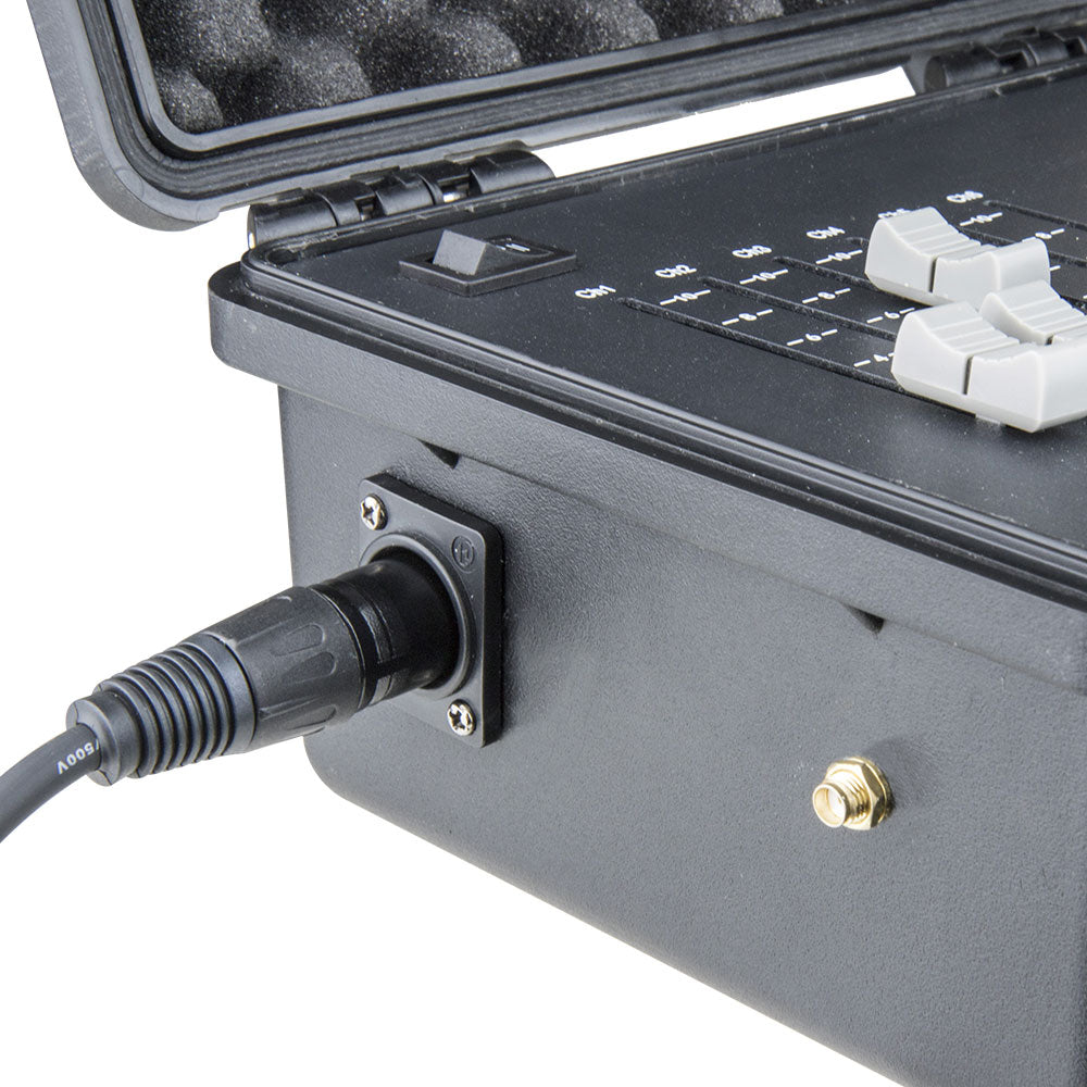 PC-30 - KUPO Portable Mini Console power input detail